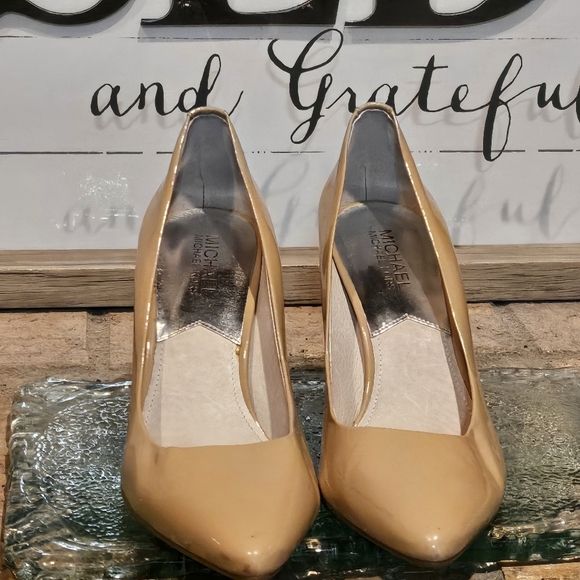 Michael Kors Beige Light Brown Patent Leather Heels Sz 8 - Picture 1 of 11